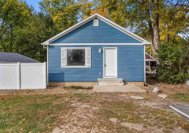 Photo 1 of Single family home for sale at 809 Kenwood Rd, Champaign, IL 61821 | MLS# 12797062 | Listing updated on 2026-10-29