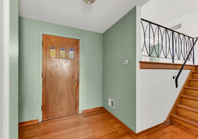 Photo 3 of Single family home for sale at 18743 Kings Rd, Homewood, IL 60430 | MLS# 12797073 | Listing updated on 2026-10-29