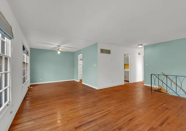 Photo 4 of Single family home for sale at 18743 Kings Rd, Homewood, IL 60430 | MLS# 12797073 | Listing updated on 2026-10-29