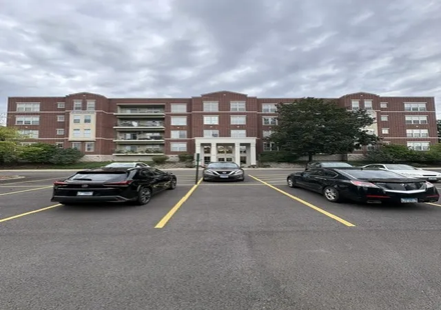 Condo for sale at 715 Astor Ln #201, Wheeling, IL 60090 | MLS# 12797082