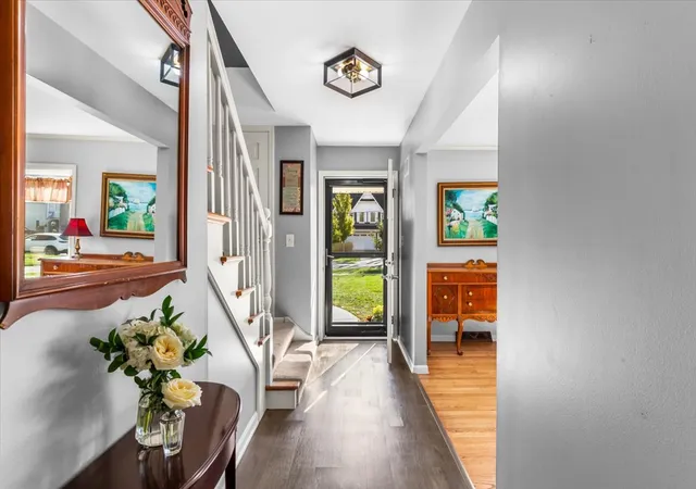 Photo 3 of Single family home for sale at 262 Linden St, Glen Ellyn, IL 60137 | MLS# 12797091 | Listing updated on 2026-10-30