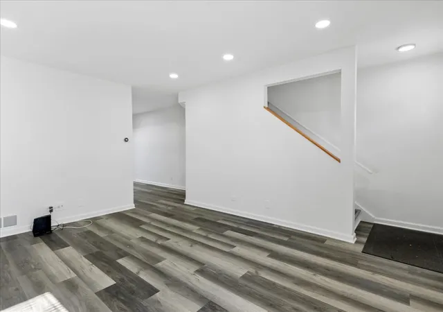Photo 2 of Townhouse for sale at 1710 Ardwick Dr, Hoffman Estates, IL 60169 | MLS# 12797137 | Listing updated on 2026-10-30