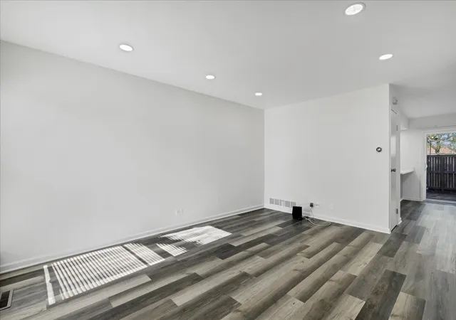 Photo 3 of Townhouse for sale at 1710 Ardwick Dr, Hoffman Estates, IL 60169 | MLS# 12797137 | Listing updated on 2026-10-30