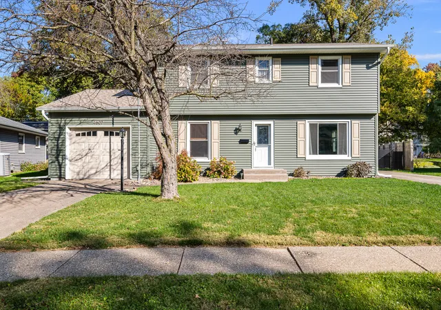 Photo 1 of Single family home for sale at 4607 26th Avenue, Rock Island, IL 61201 | MLS# 12797150 | Listing updated on 2026-10-29