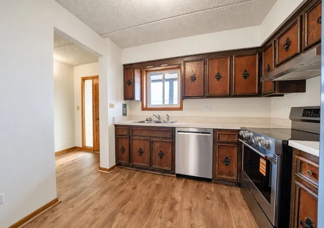 Listing Photo 5 - Condo for sale in building located at 6221 N Niagara Ave, Chicago, IL 60631 - Unit #408