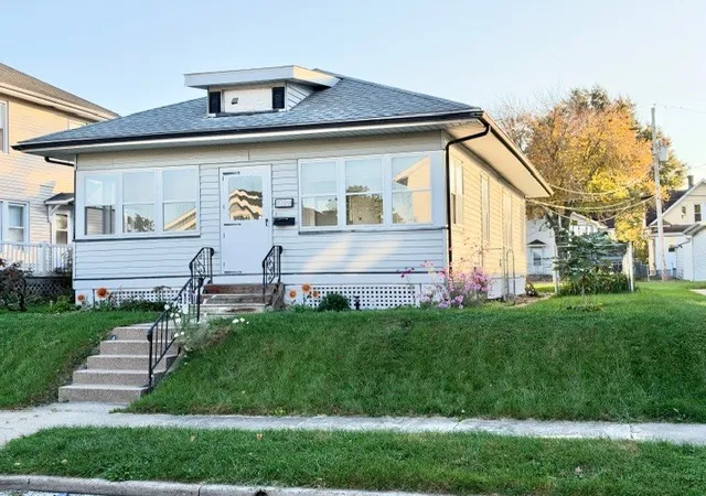 Photo 1 of Single family home for sale at 2129 Madison St, Davenport, IA 52804 | MLS# 12797201 | Listing updated on 2026-10-29