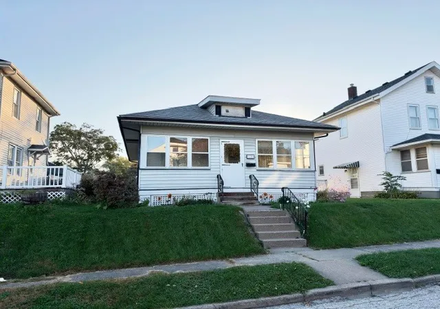 Photo 2 of Single family home for sale at 2129 Madison St, Davenport, IA 52804 | MLS# 12797201 | Listing updated on 2026-10-29