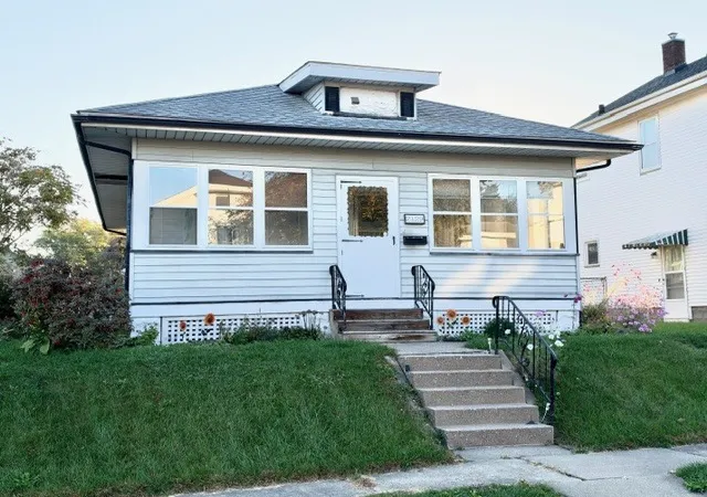 Single family home for sale at 2129 Madison St, Davenport, IA 52804 | MLS# 12797201 | Listing updated on 2026-10-29