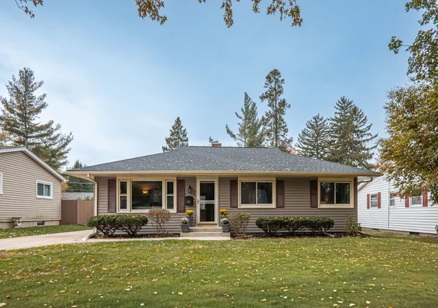 Photo 1 of Single family home for sale at 227 S Randall Rd, Aurora, IL 60506 | MLS# 12797227 | Listing updated on 2026-10-29
