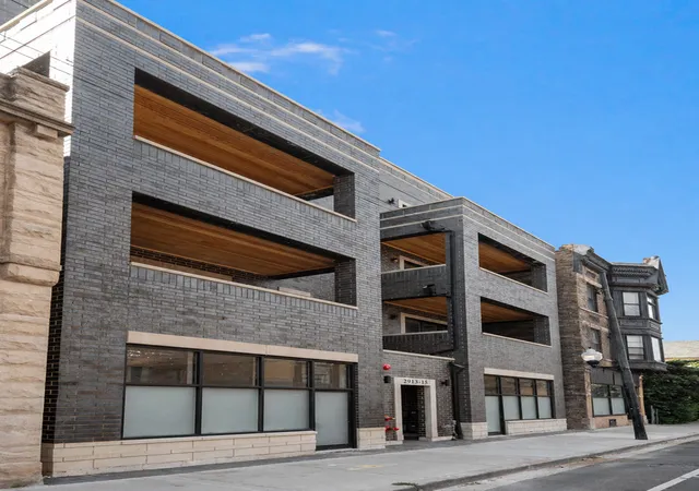 Photo 1 of Condo for sale at 2915 W Belmont Ave #1B, Chicago, IL 60618 | MLS# 12797229 | Listing updated on 2026-10-29