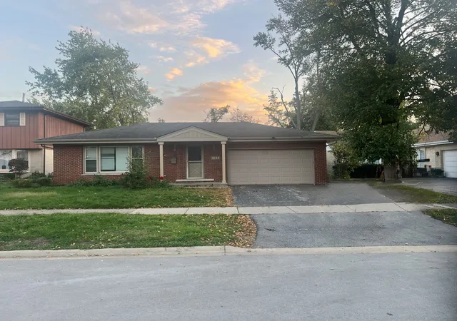 Photo 1 of Single family home for sale at 1233 190th Street, Homewood, IL 60430 | MLS# 12797277 | Listing updated on 2026-10-29