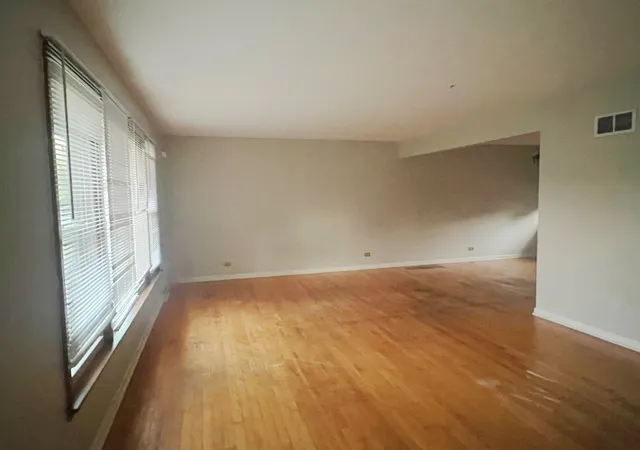 Photo 1 of Single family home for sale at 1233 190th Street, Homewood, IL 60430 | MLS# 12797277 | Listing updated on 2026-10-29
