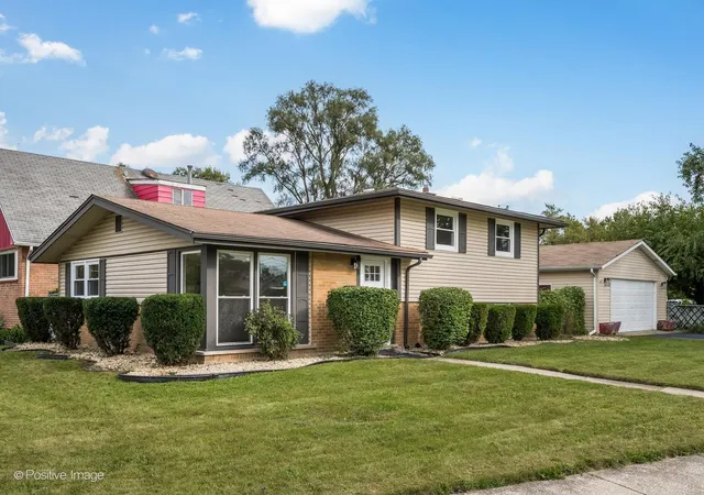 Single family home for sale at 16843 Briargate Dr, Country Club Hills, IL 60478 | MLS# 12797294