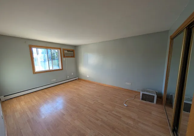 Listing Photo 5 - Condo for sale in building located at 5348 Waterbury Dr, Crestwood, IL 60418 - Unit #1905