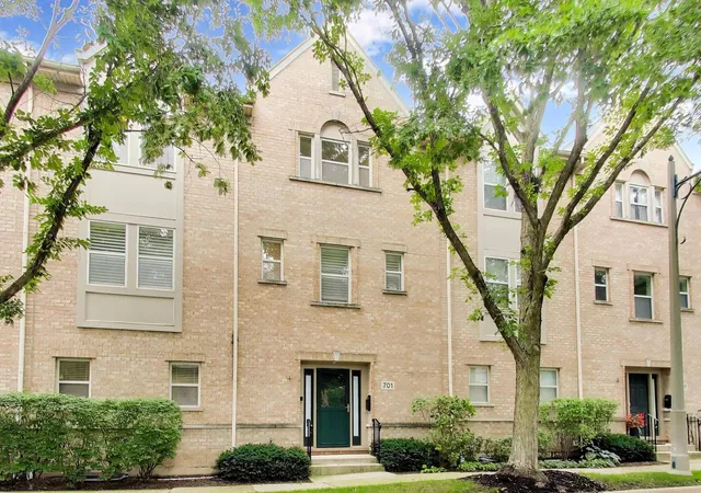 Photo 1 of Townhouse for sale at 701 Lyster Rd, Highwood, IL 60040 | MLS# 12797321 | Listing updated on 2026-10-29