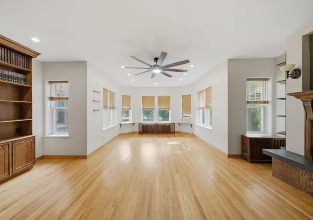 Listing Photo 1 - Condo for sale in building located at 2640 W Logan Blvd, Chicago, IL 60647 - Unit #102