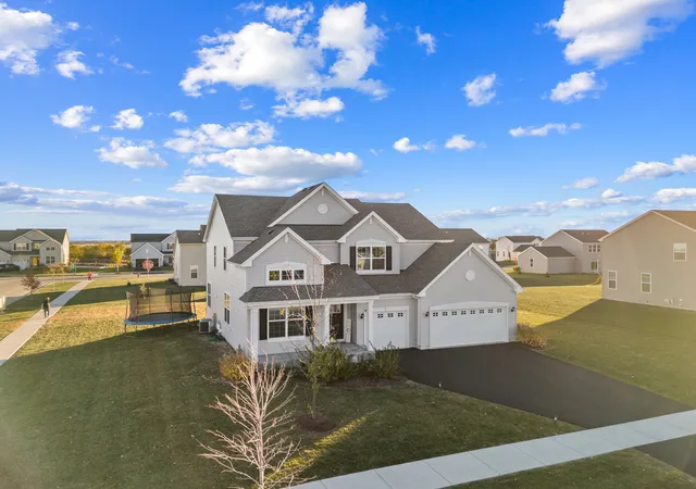 Photo 2 of Single family home for sale at 668 Braemore Ln, Yorkville, IL 60560 | MLS# 12797335 | Listing updated on 2026-10-29