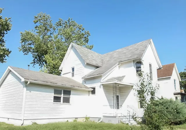 Photo 1 of Single family home for sale at 209 E Washington St, Loda, IL 60948 | MLS# 12797340 | Listing updated on 2026-10-29