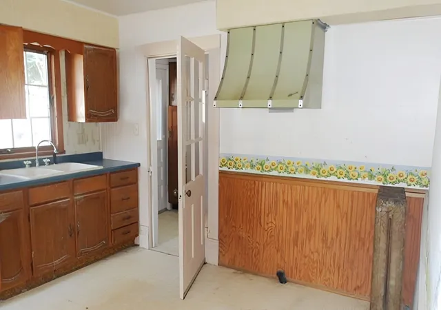 Photo 3 of Single family home for sale at 209 E Washington St, Loda, IL 60948 | MLS# 12797340 | Listing updated on 2026-10-29