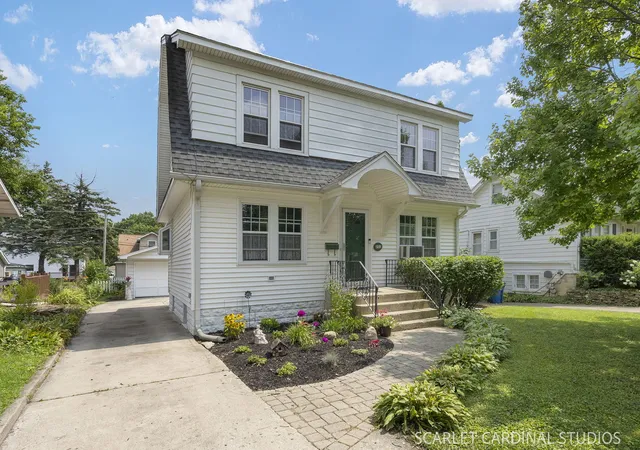 Photo 1 of Single family home for sale at 251 S Oakland, Elmhurst, IL 60126 | MLS# 12797343 | Listing updated on 2026-10-29