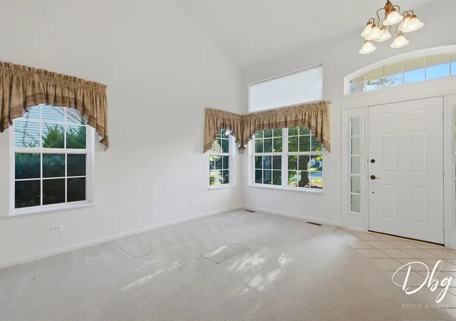 Photo 3 of Single family home for sale at 526 Middlebury Dr, Lake Villa, IL 60046 | MLS# 12797346 | Listing updated on 2026-10-30