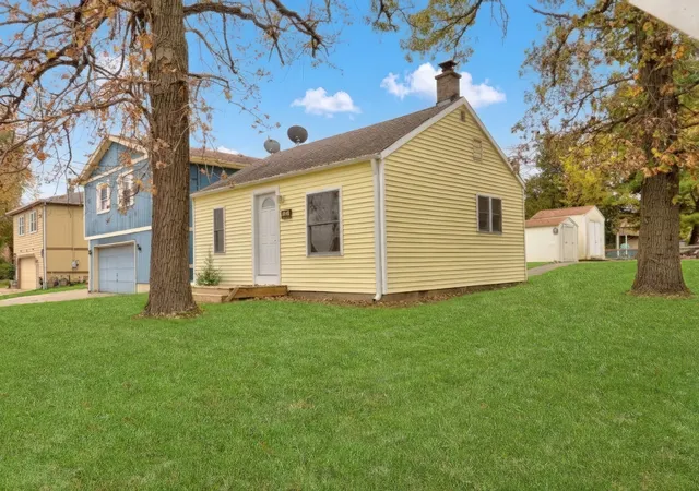 Photo 2 of Single family home for sale at 22 Rushmore Rd, Fox Lake, IL 60020 | MLS# 12797356 | Listing updated on 2026-10-30