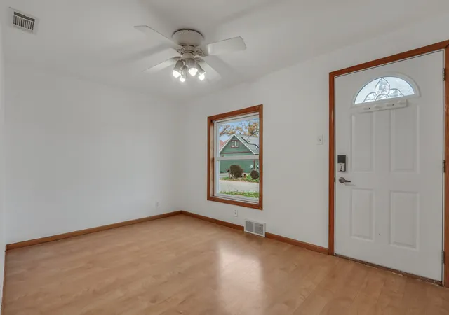 Photo 4 of Single family home for sale at 22 Rushmore Rd, Fox Lake, IL 60020 | MLS# 12797356 | Listing updated on 2026-10-30