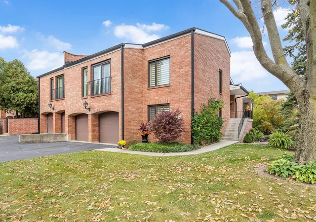Townhouse for sale at 19w218 Governors Trl, Oak Brook, IL 60523 | MLS# 12797362