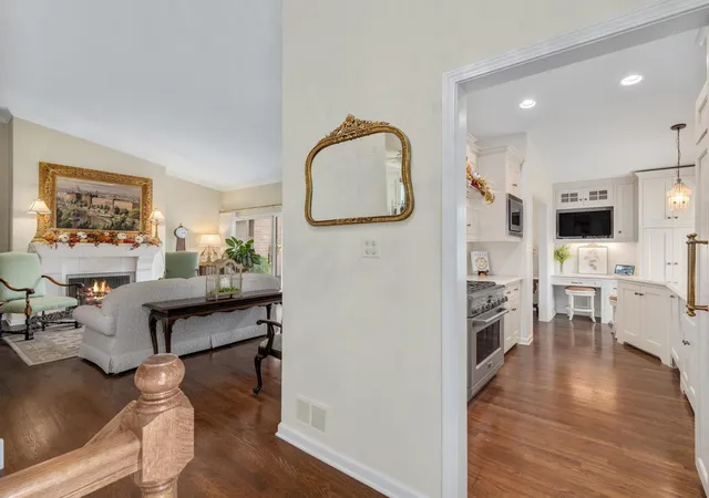 Photo 4 of Townhouse for sale at 19w218 Governors Trl, Oak Brook, IL 60523 | MLS# 12797362 | Listing updated on 2026-10-30