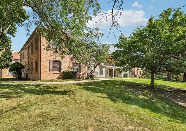 Condo for sale at 1760 Bristol Walk #B, Hoffman Estates, IL 60169 | MLS# 12797364