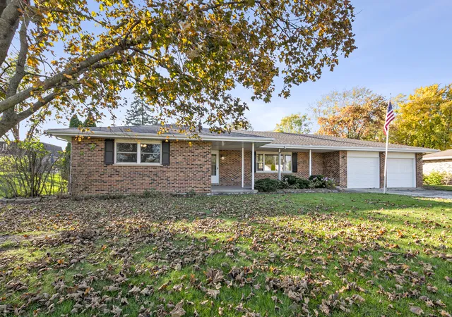 Single family home for sale at 136 Luther Ln, Frankfort, IL 60423 | MLS# 12797384