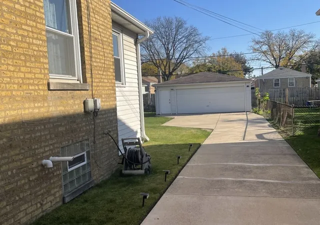 Photo 4 of Single family home for sale at 353 Bellwood Ave, Bellwood, IL 60104 | MLS# 12797390 | Listing updated on 2026-10-30