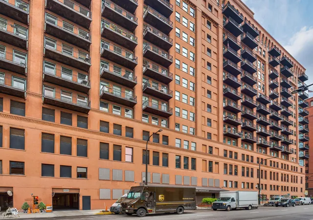 Photo 1 of Condo for sale at 165 N Canal St #1412, Chicago, IL 60606 | MLS# 12797392 | Listing updated on 2026-10-29