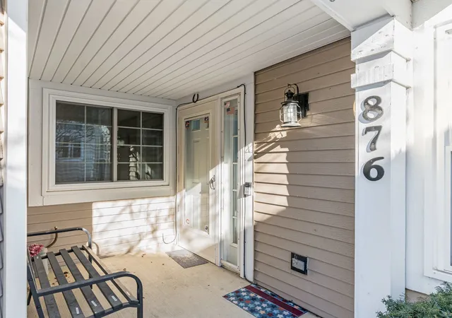 Listing Photo 1 - Condo for sale in building located at 876 Brompton Ct, Carol Stream, IL 60188 - Unit #876