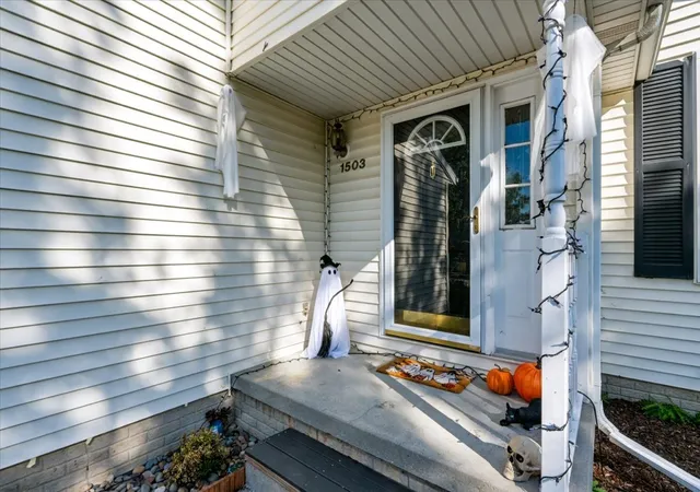 Photo 3 of Single family home for sale at 1503 Espey Dr, Bloomington, IL 61704 | MLS# 12797405 | Listing updated on 2026-10-30