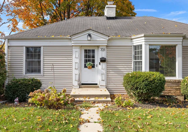 Photo 1 of Single family home for sale at 306 S Prospect St, Roselle, IL 60172 | MLS# 12797445 | Listing updated on 2026-10-29