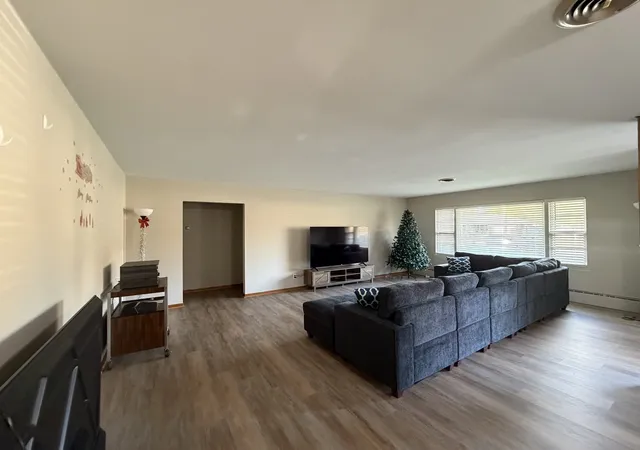 Photo 4 of Single family home for sale at 557 E 2nd Street, Lockport, IL 60441 | MLS# 12797484 | Listing updated on 2026-10-29