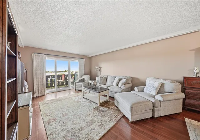 Photo 3 of Condo for sale at 13200 W Heiden Cir #2405, Lake Bluff, IL 60044 | MLS# 12797489 | Listing updated on 2026-10-29