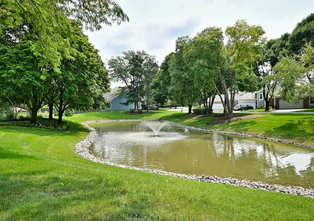 Photo 3 of Single family home for sale at 452 Park Barrington Dr, Barrington, IL 60010 | MLS# 12797490 | Listing updated on 2026-10-29
