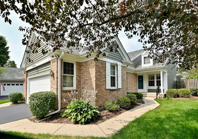 Photo 4 of Single family home for sale at 452 Park Barrington Dr, Barrington, IL 60010 | MLS# 12797490 | Listing updated on 2026-10-29