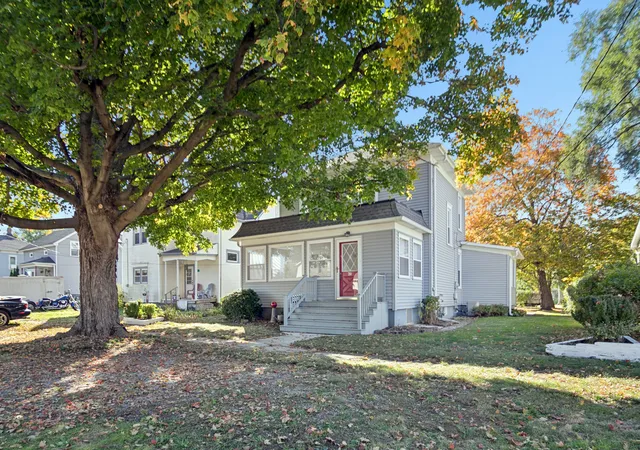 Photo 1 of Single family home for sale at 260 W 3rd Avenue, Clifton, IL 60927 | MLS# 12797499 | Listing updated on 2026-10-30