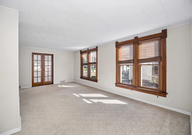 Photo 4 of Single family home for sale at 260 W 3rd Avenue, Clifton, IL 60927 | MLS# 12797499 | Listing updated on 2026-10-30