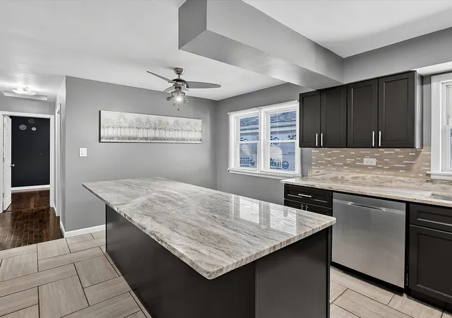 Photo 3 of Single family home for sale at 2712 W 97th Place, Evergreen Park, IL 60805 | MLS# 12797506 | Listing updated on 2026-10-29