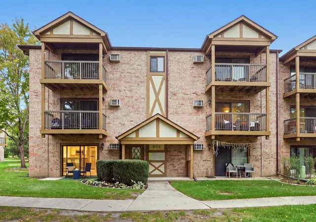 Condo for sale at 831 S Dwyer Ave #A, Arlington Heights, IL 60005 | MLS# 12797525