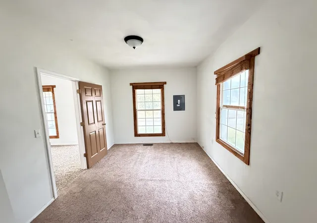 Photo 4 of Single family home for sale at 626 S Saint Louis St, Sparta, IL 62286 | MLS# 12797576 | Listing updated on 2026-10-30