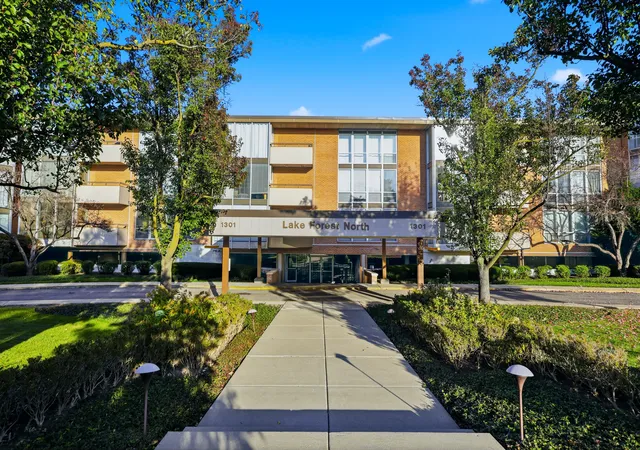 Listing Photo 1 - Condo for sale in building located at 1301 N Western Ave, Forest Lake, IL 60045 - Unit #221