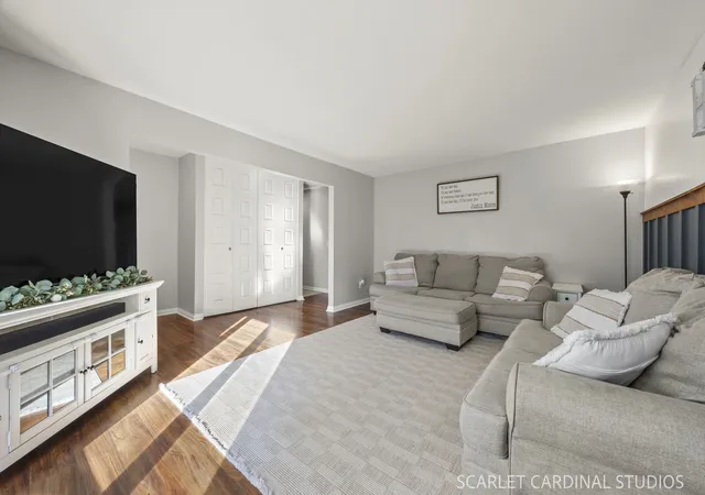 Photo 2 of Single family home for sale at 27 Fieldpoint Rd, Montgomery, IL 60538 | MLS# 12797612 | Listing updated on 2026-10-30