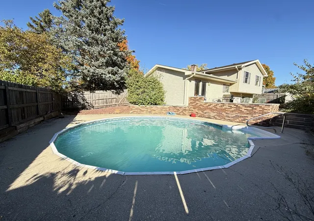 Photo 4 of Single family home for sale at 5105 W Dartmoor Dr, Mc Henry, IL 60050 | MLS# 12797621 | Listing updated on 2026-10-30
