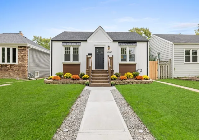 Single family home for sale at 17821 Roy St, Lansing, IL 60438 | MLS# 12797659