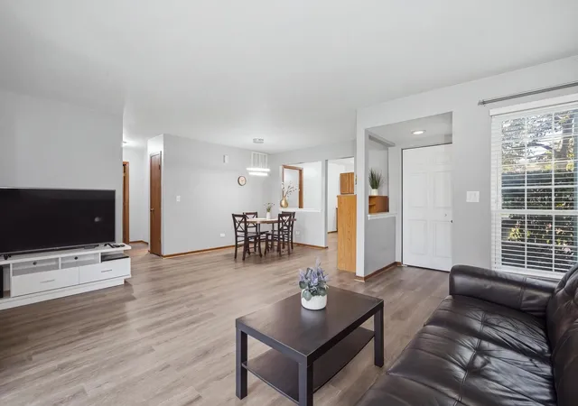 Photo 2 of Townhouse for sale at 2146 Southwind Cir, Schaumburg, IL 60194 | MLS# 12797676 | Listing updated on 2026-10-30